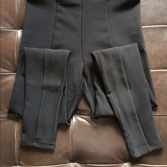 🚺 H&M Ribbed Legging - Picture 3 of 4